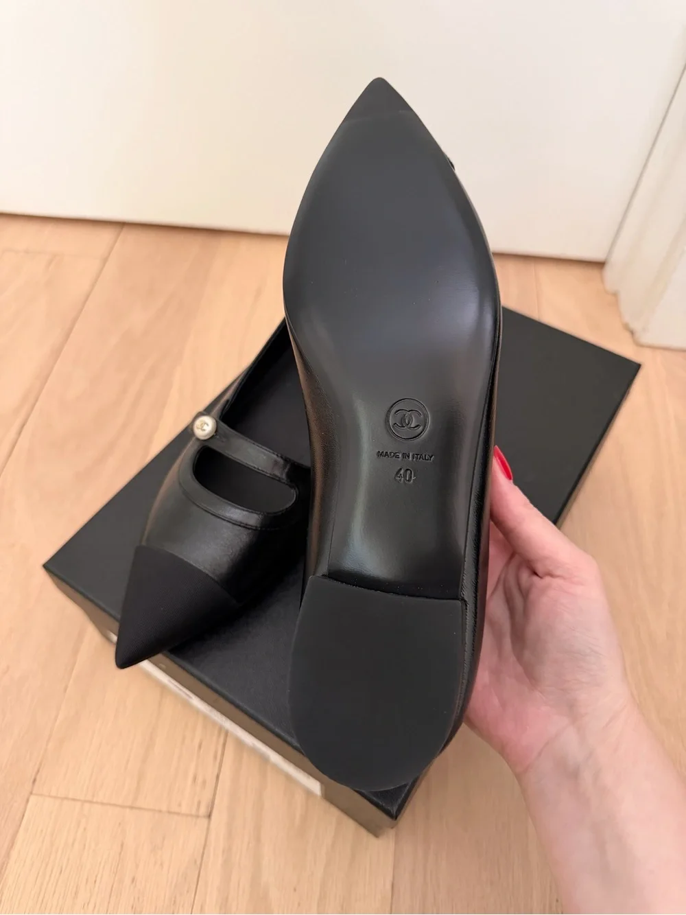 Chanel 24A Shiny Lambskin & Grosgrain Black Ballet Flats Size 40